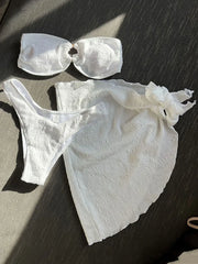 Elegante Bikini Blanco Tres Piezas